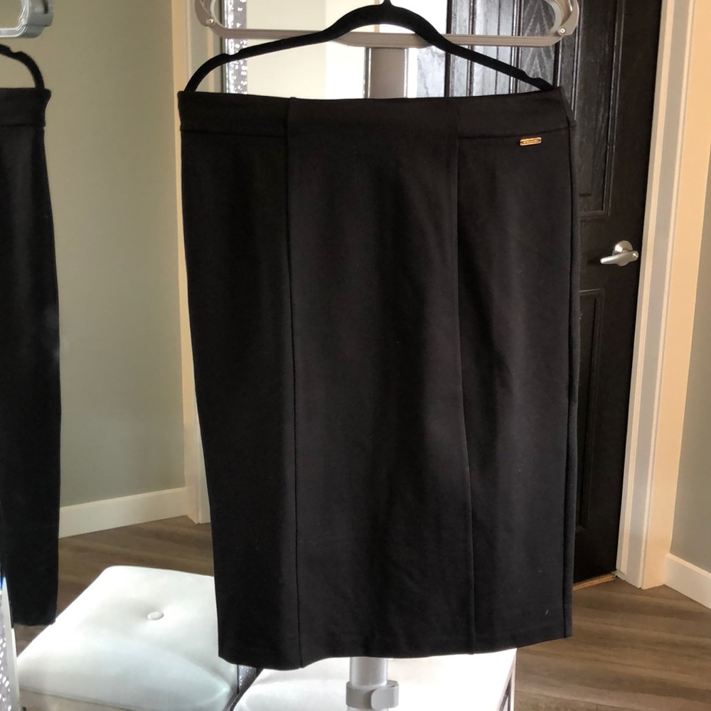 T Tahari Black Pencil Skirt